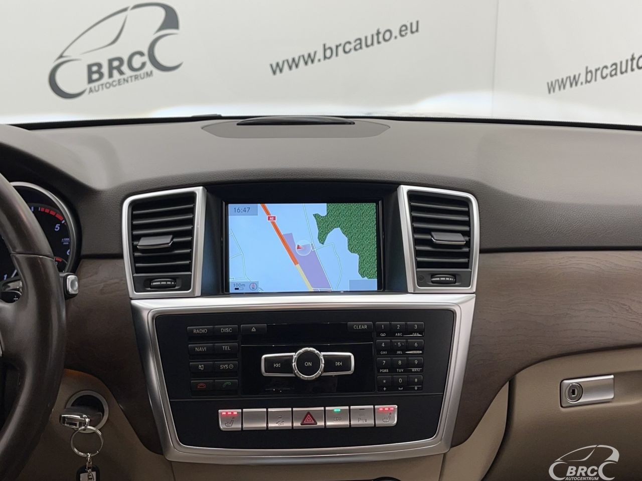 Mercedes-Benz ML350 | 15