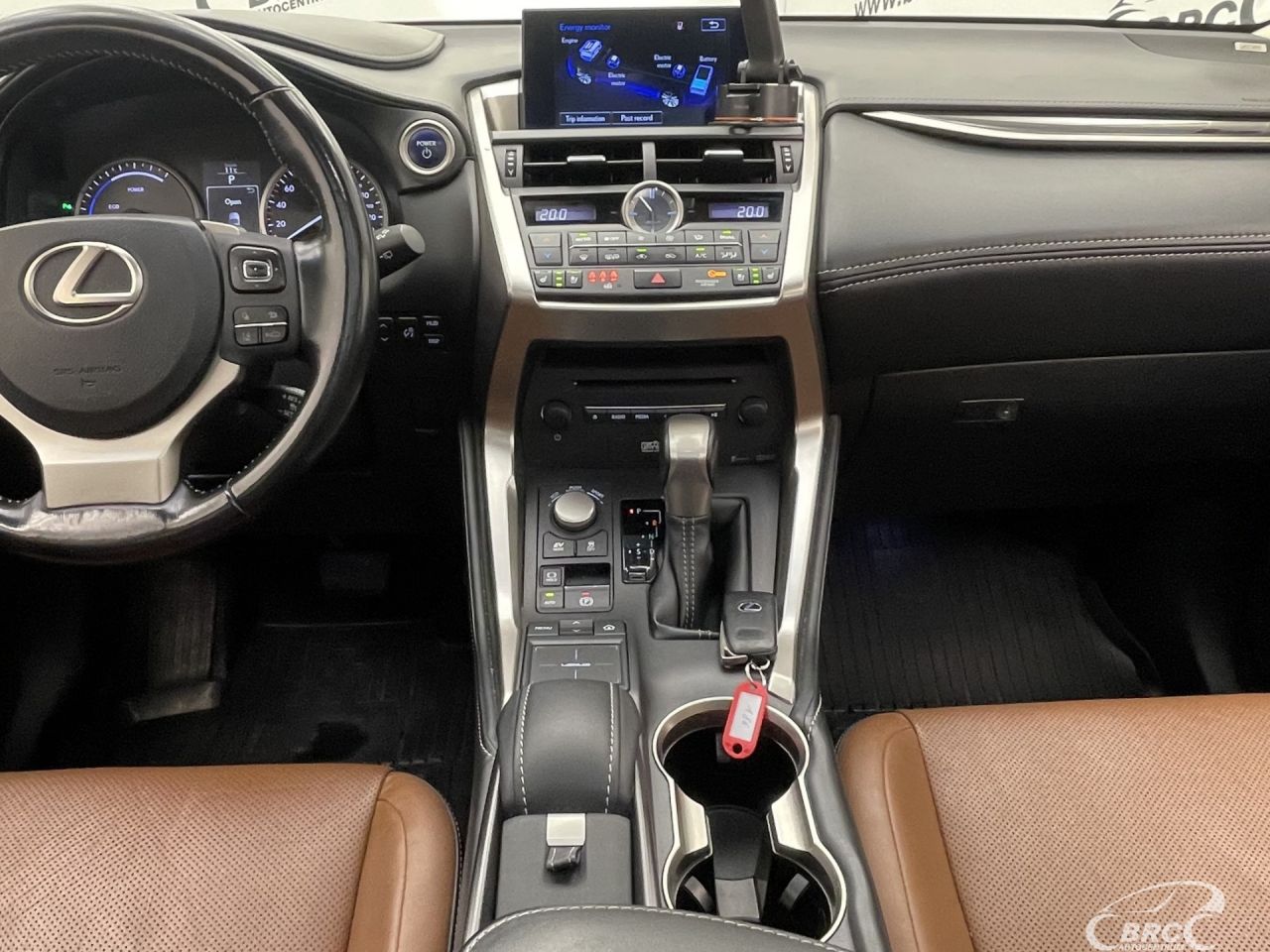 Lexus NX 300h | 16