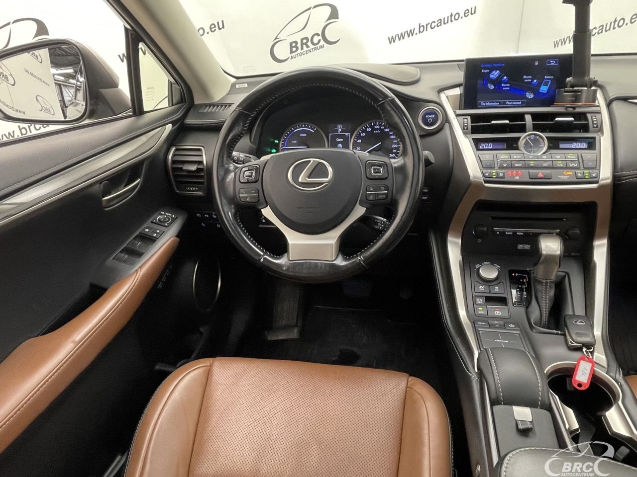 Lexus NX 300h | 15