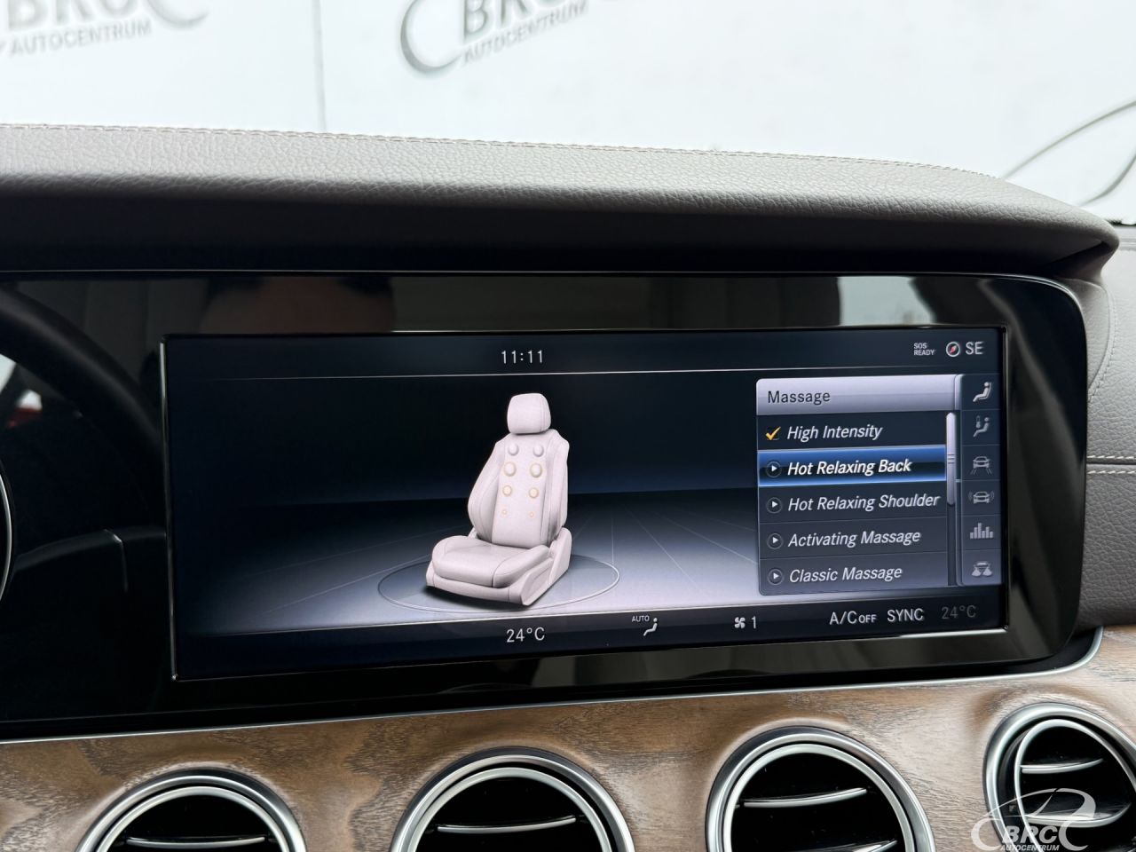 Mercedes-Benz E300 | 41