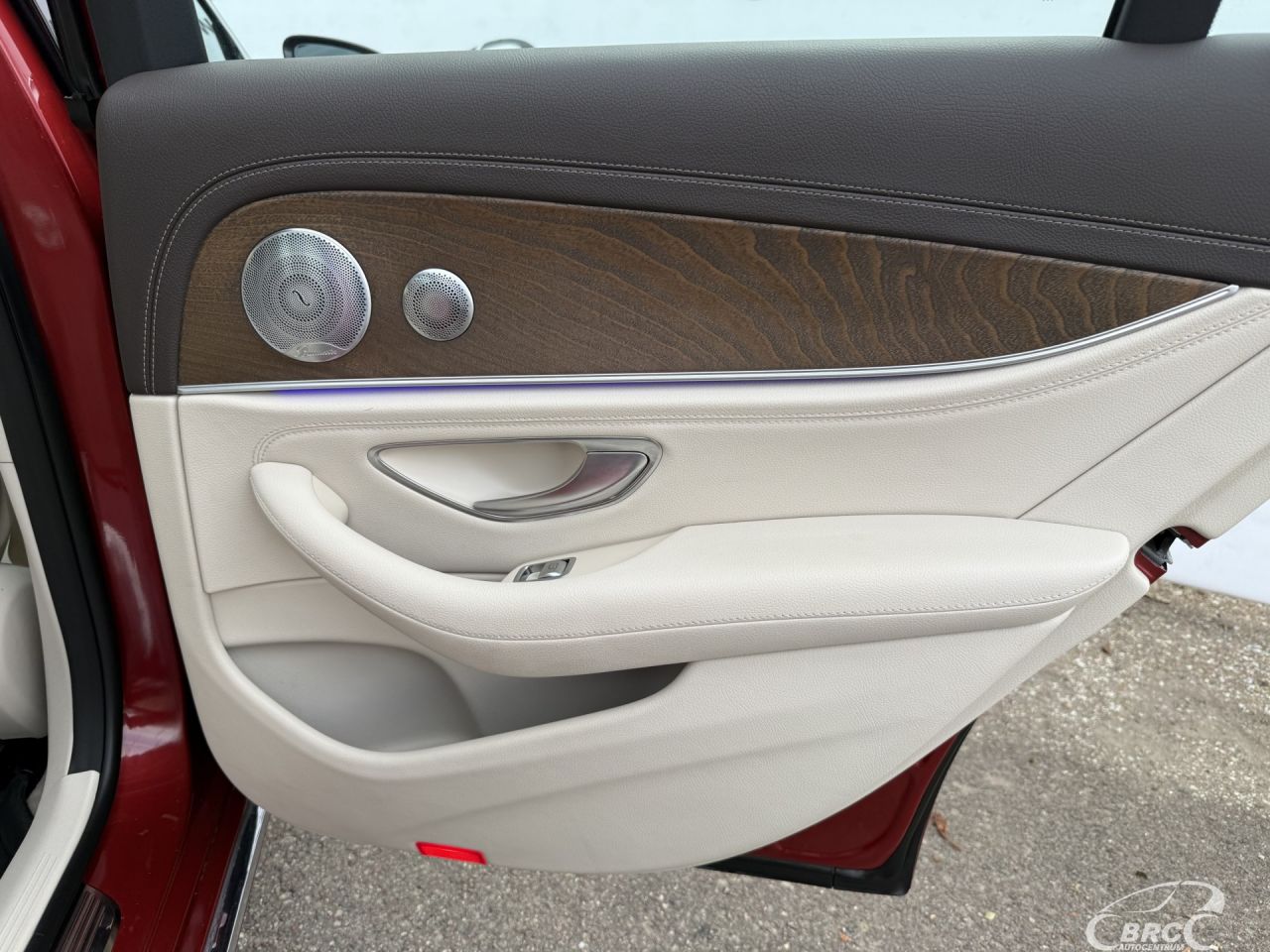 Mercedes-Benz E300 | 10