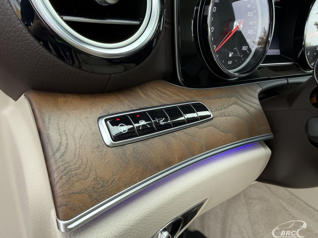 Mercedes-Benz E300 | 23