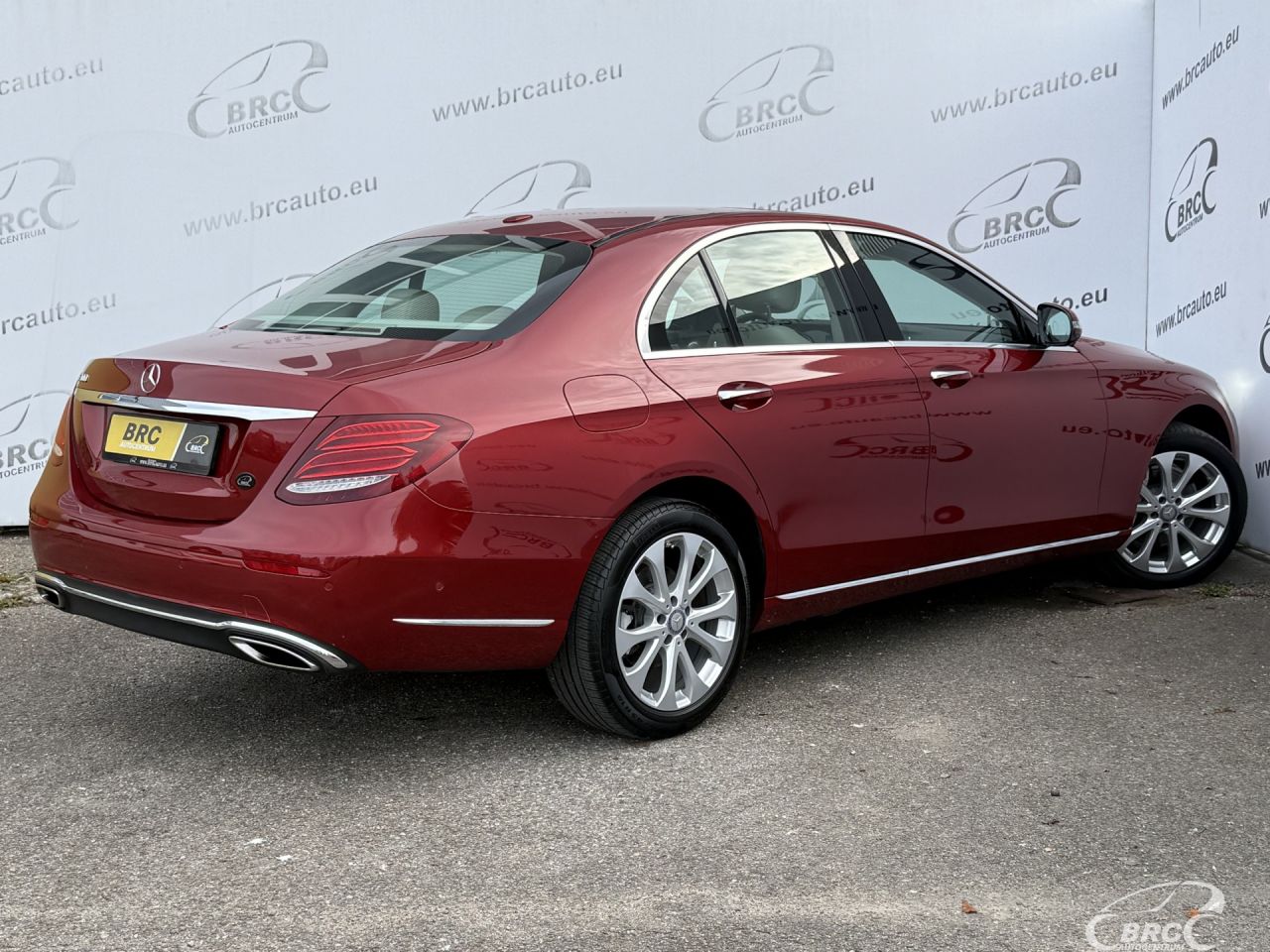 Mercedes-Benz E300 | 1