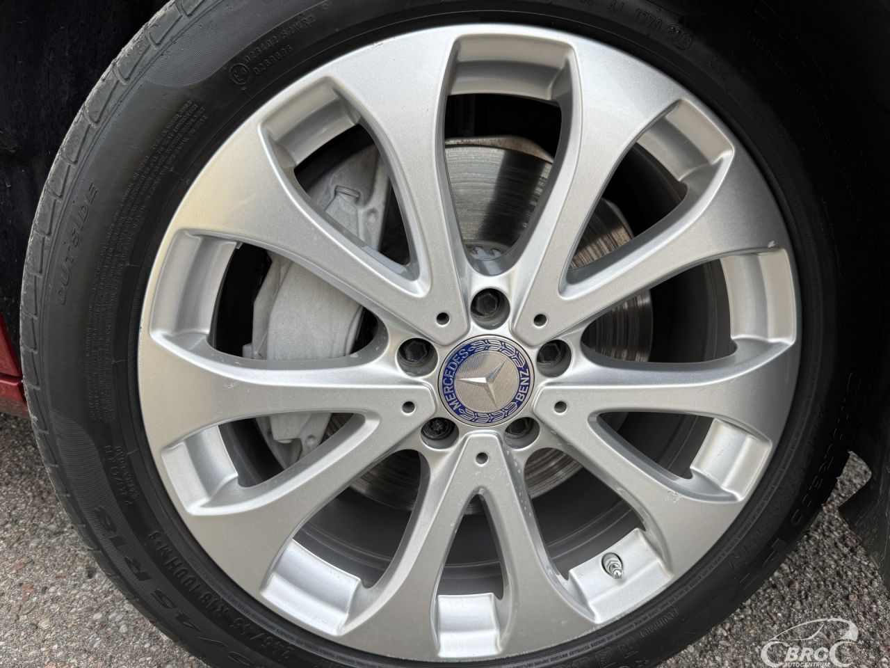 Mercedes-Benz E300 | 52