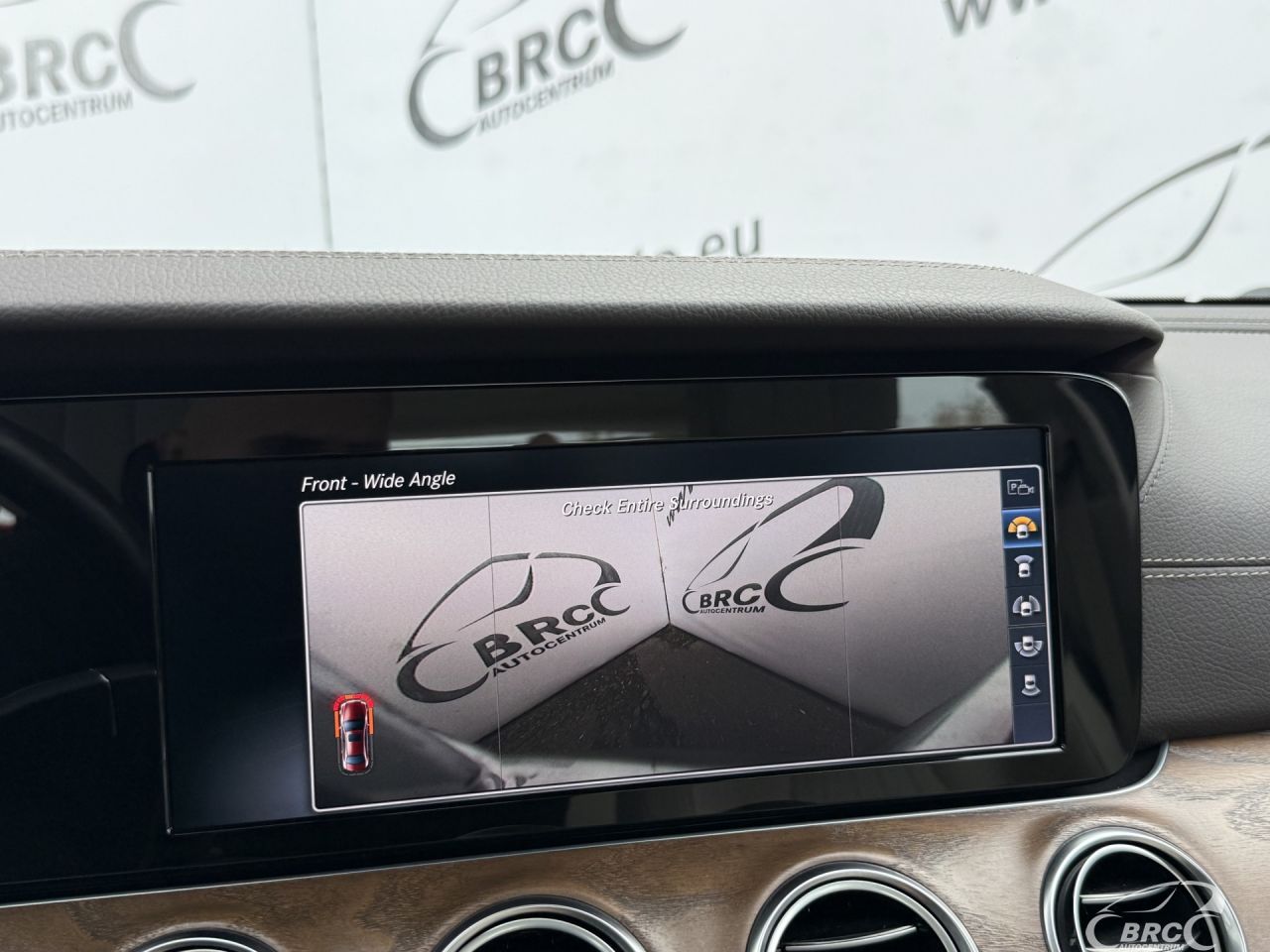 Mercedes-Benz E300 | 34