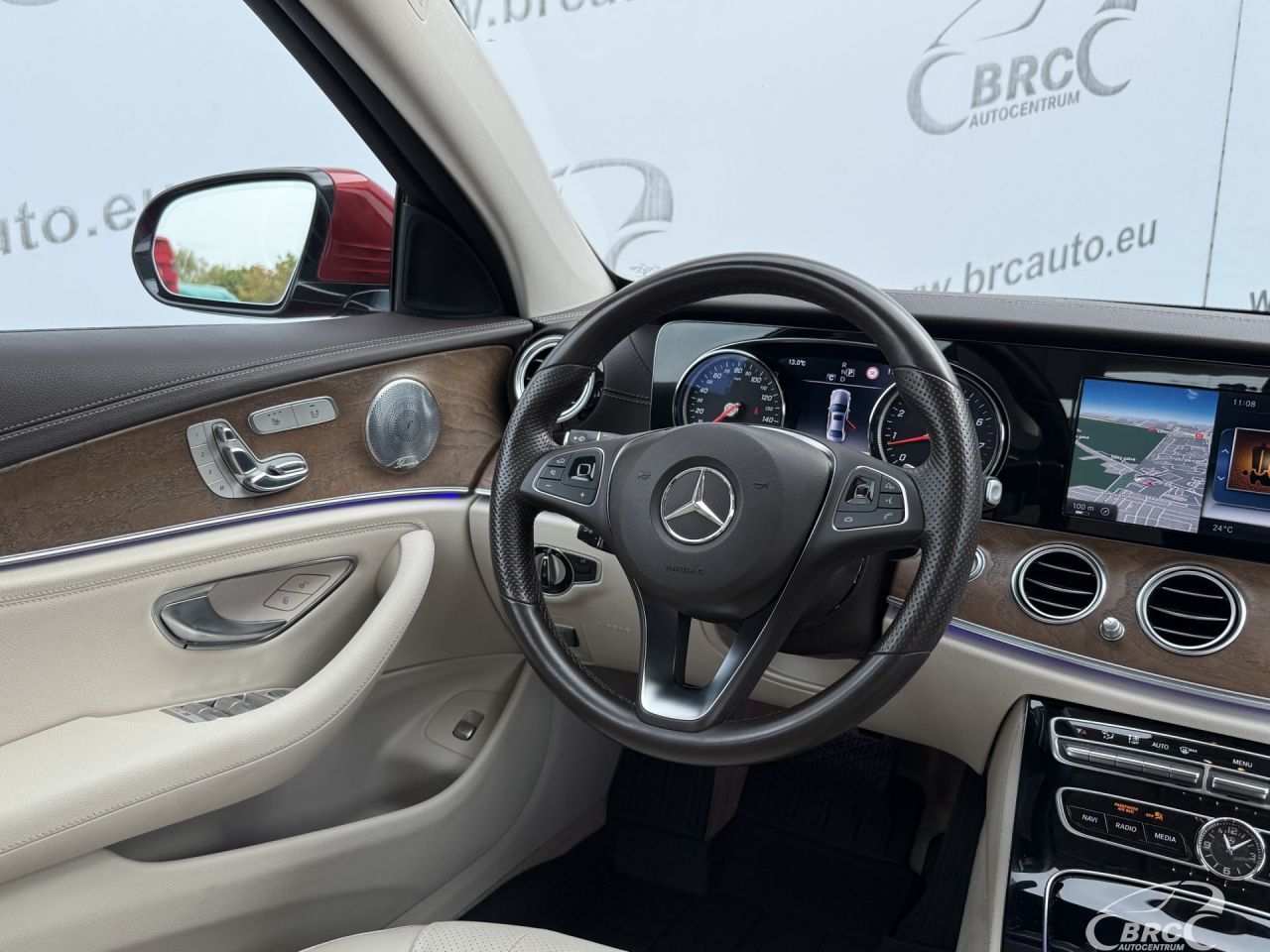 Mercedes-Benz E300 | 8