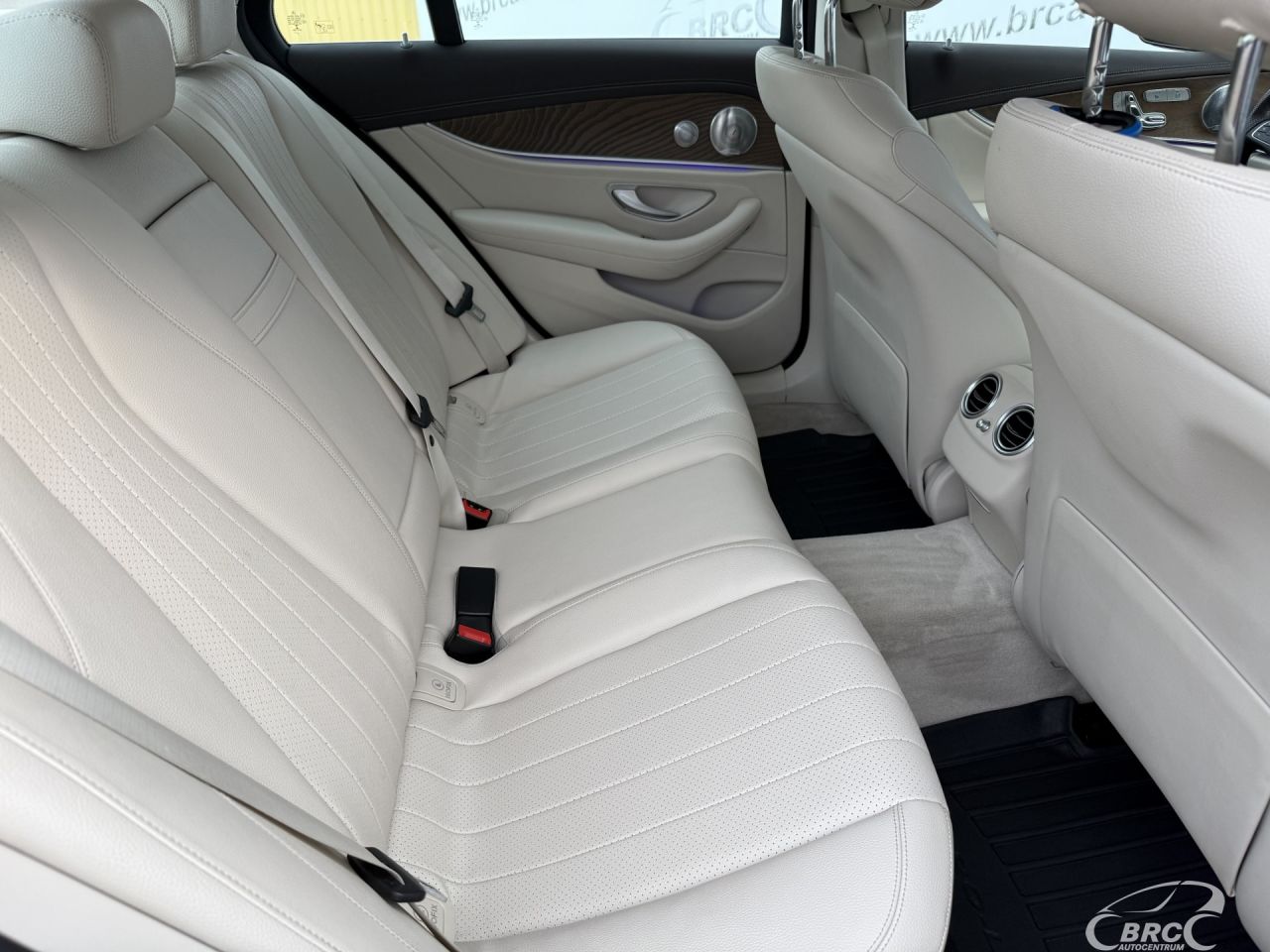 Mercedes-Benz E300 | 2