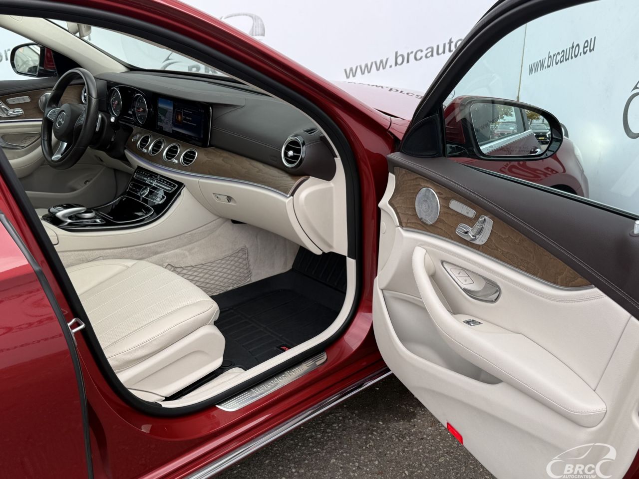 Mercedes-Benz E300 | 4