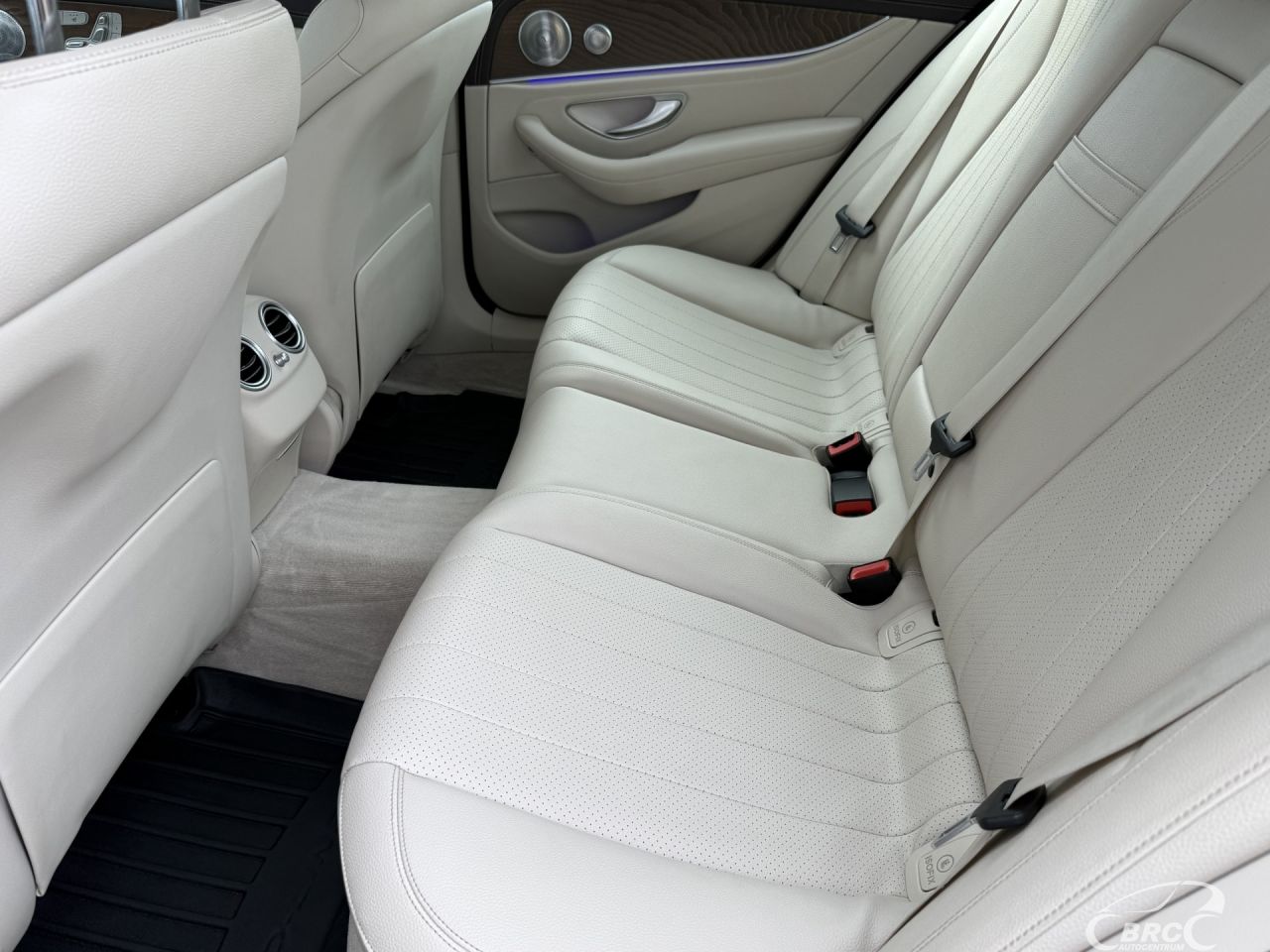 Mercedes-Benz E300 | 30