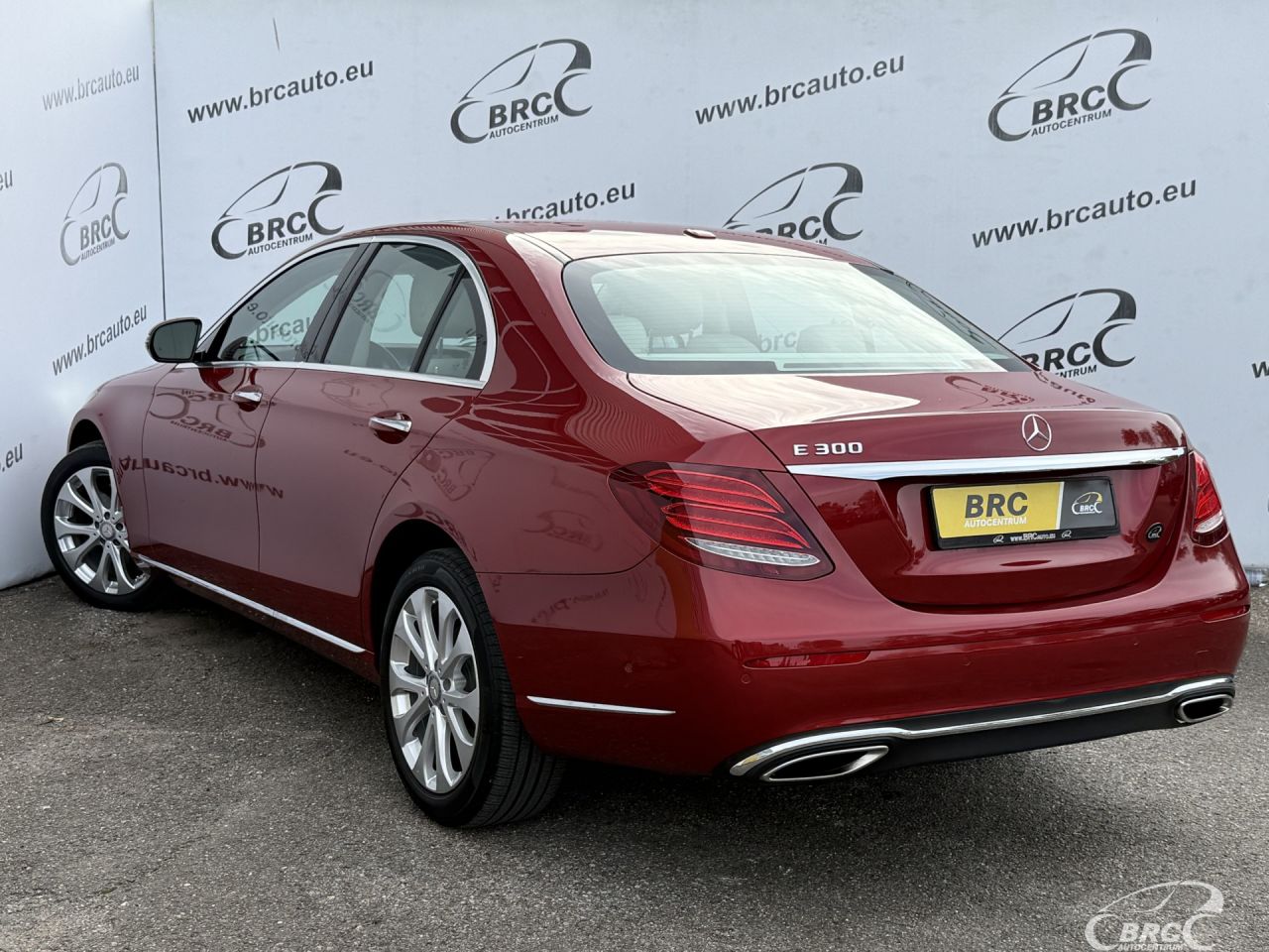 Mercedes-Benz E300 | 46