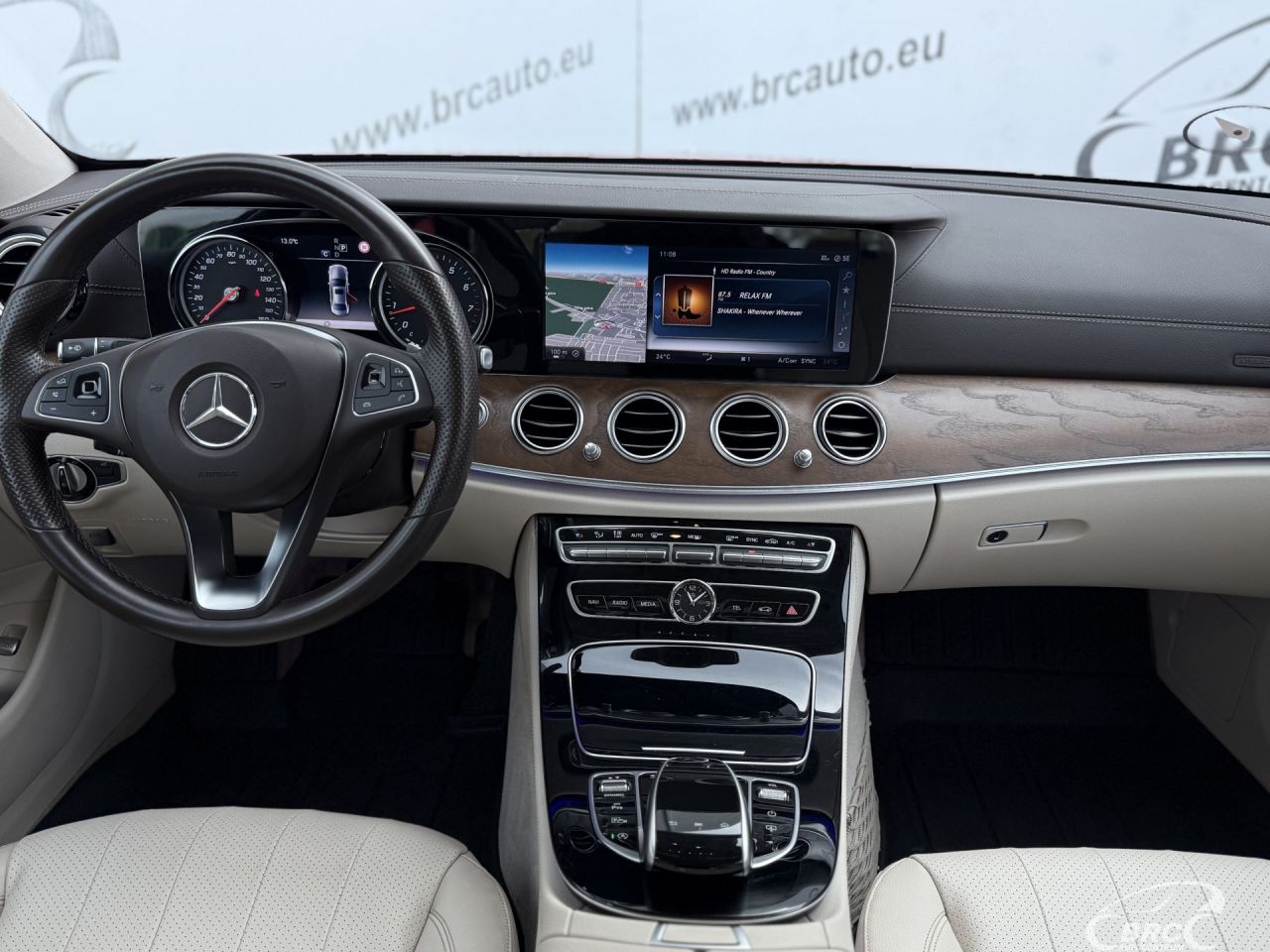 Mercedes-Benz E300 | 47