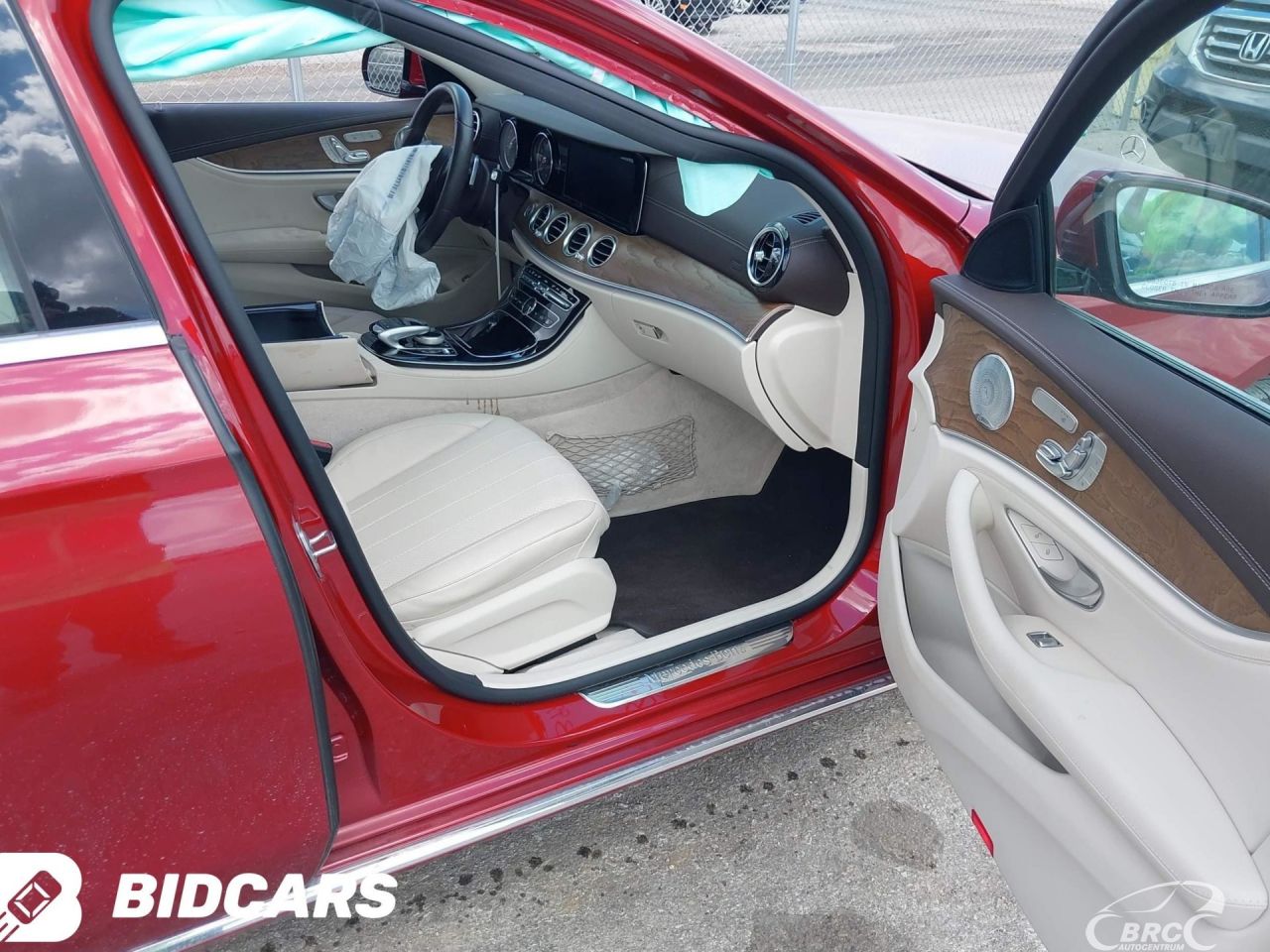 Mercedes-Benz E300 | 57