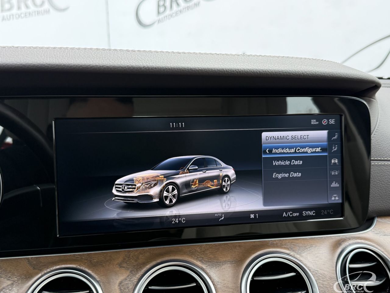 Mercedes-Benz E300 | 39