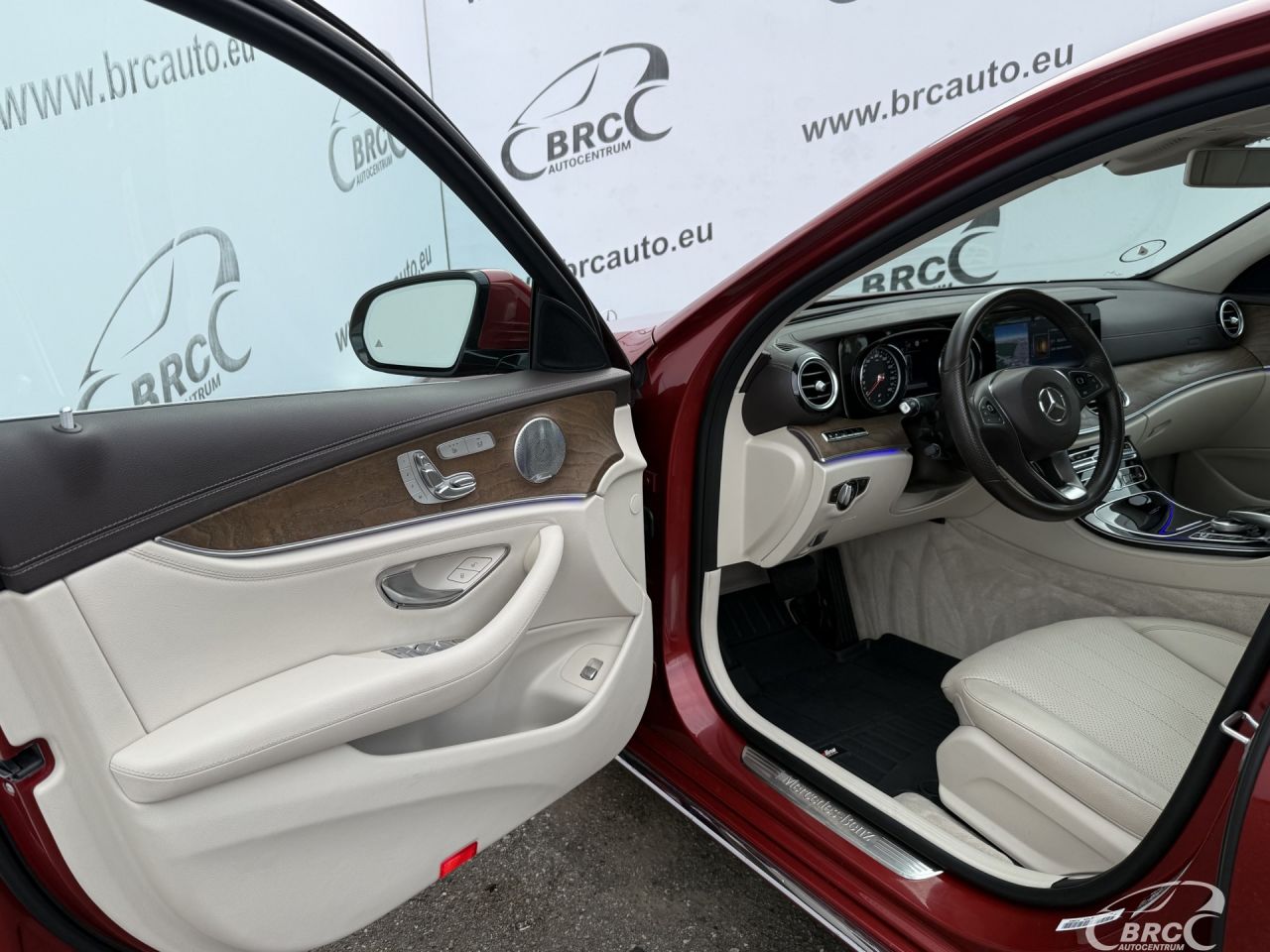 Mercedes-Benz E300 | 12