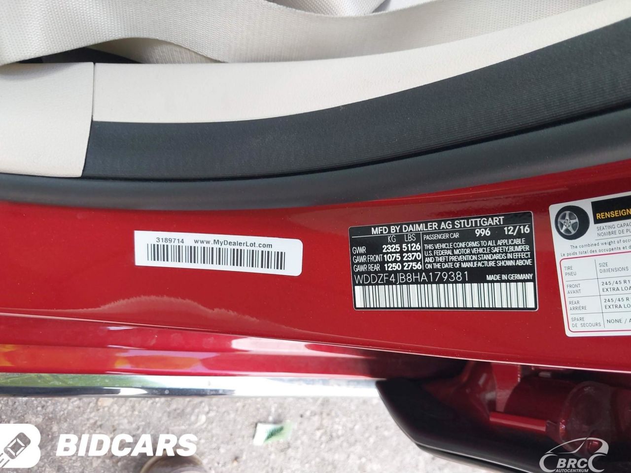 Mercedes-Benz E300 | 61