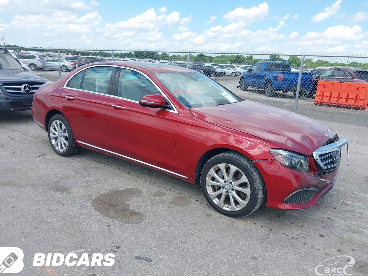 Mercedes-Benz E300 | 54