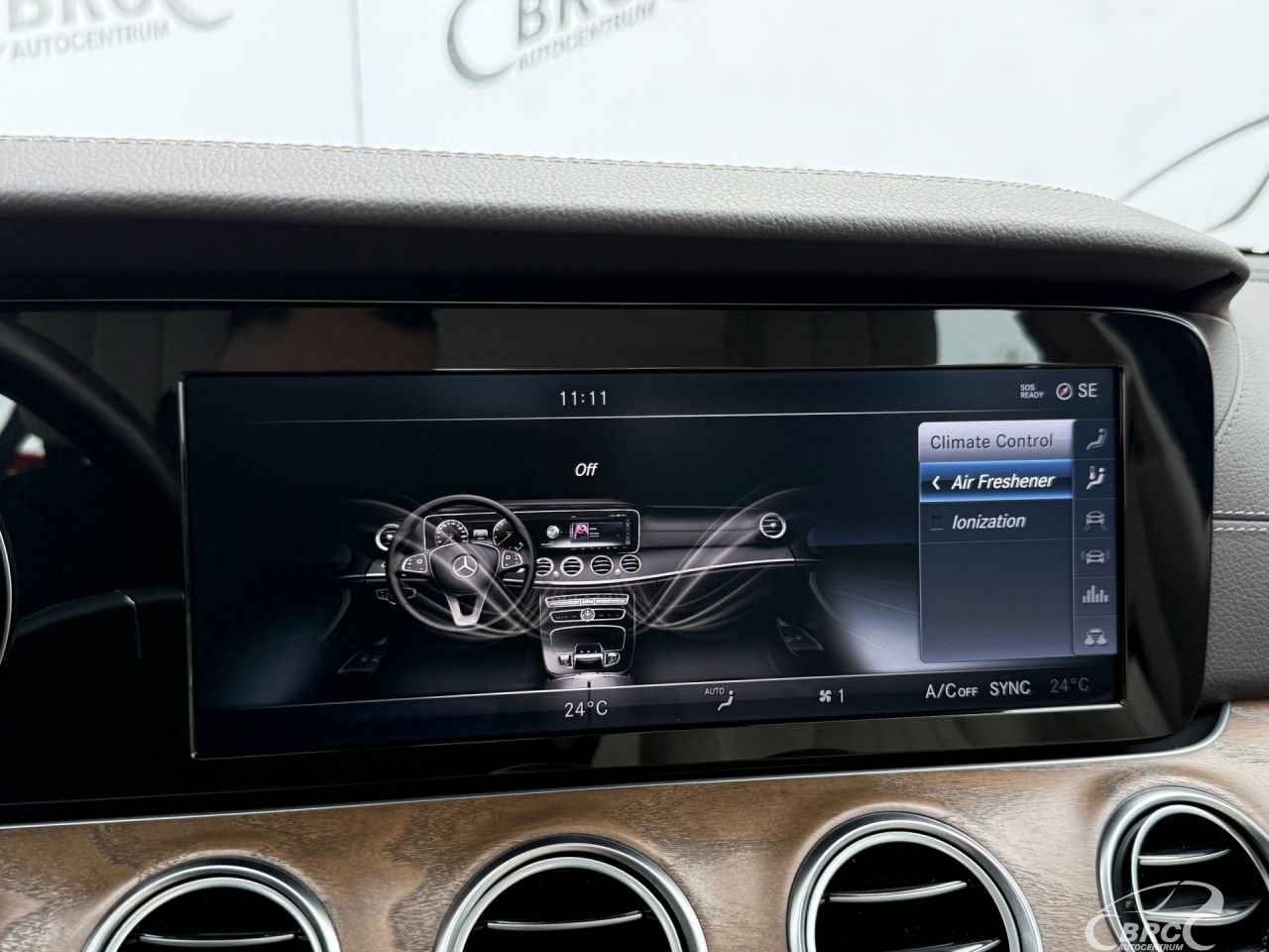 Mercedes-Benz E300 | 40