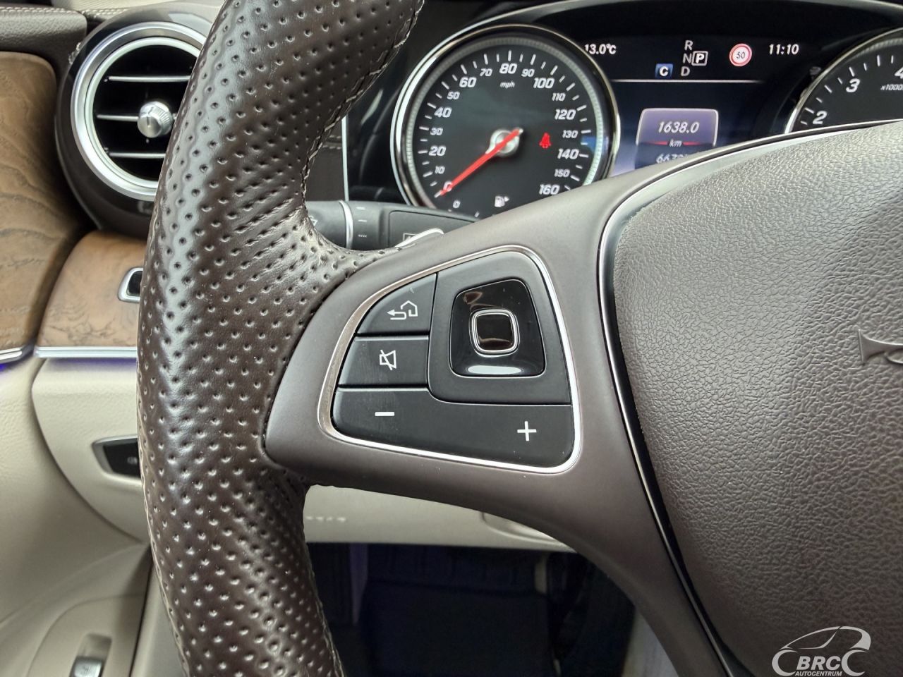 Mercedes-Benz E300 | 27