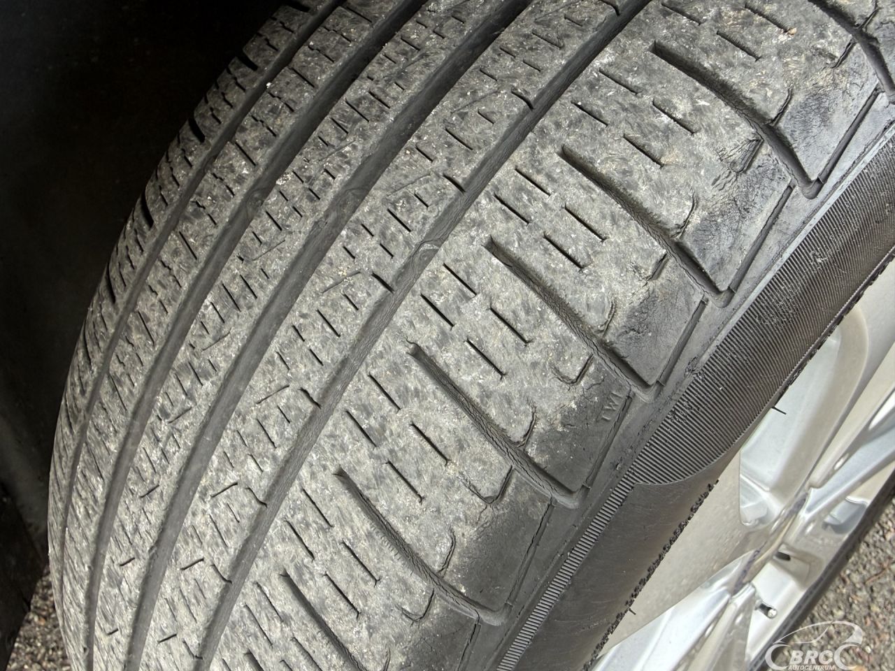 Mercedes-Benz E300 | 49