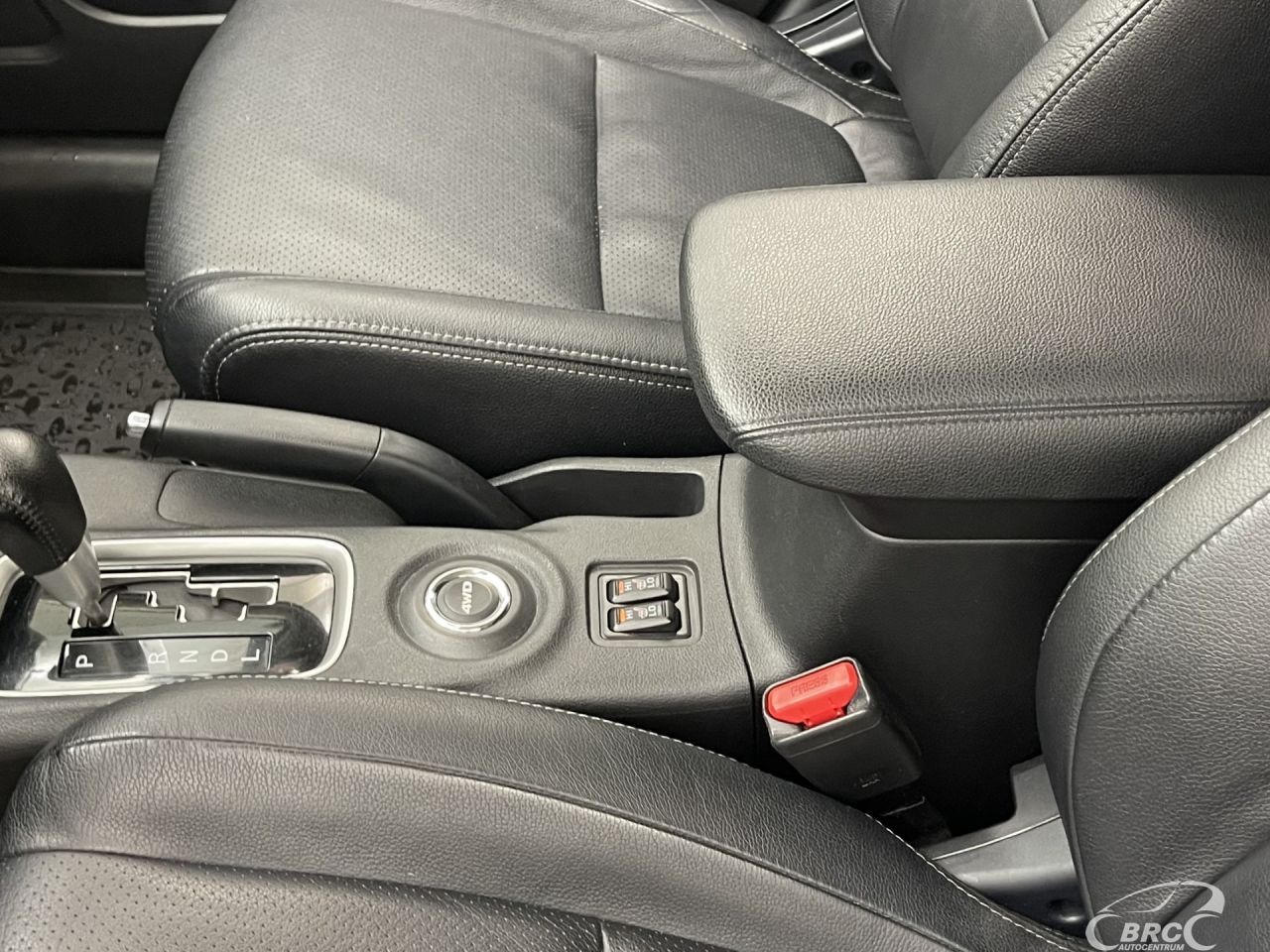 Mitsubishi Outlander | 24