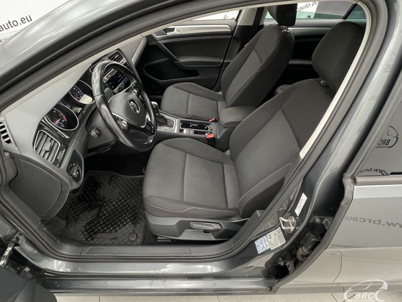 Volkswagen Golf | 19