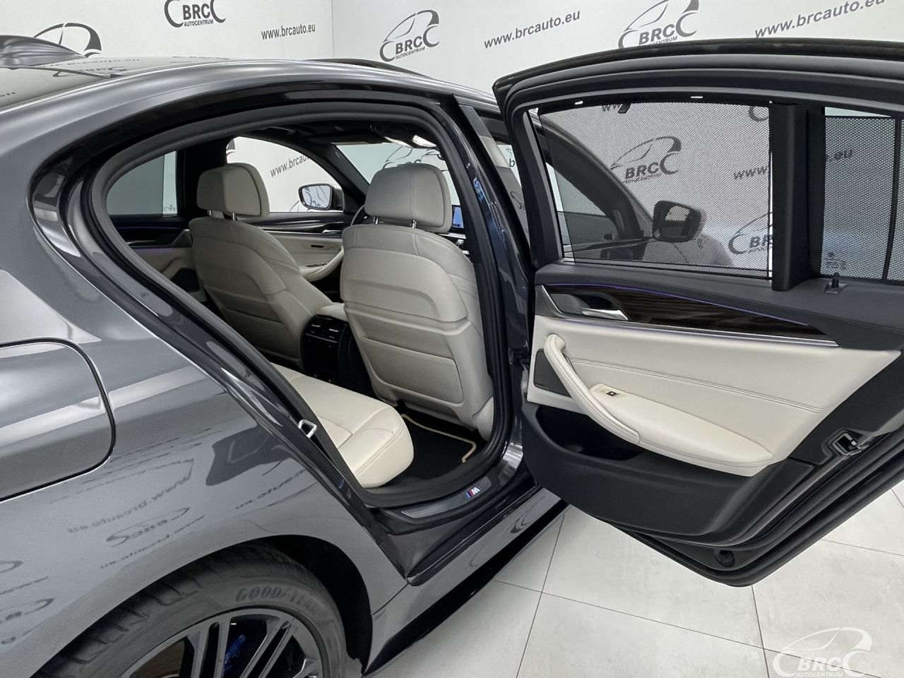 BMW M550 | 12