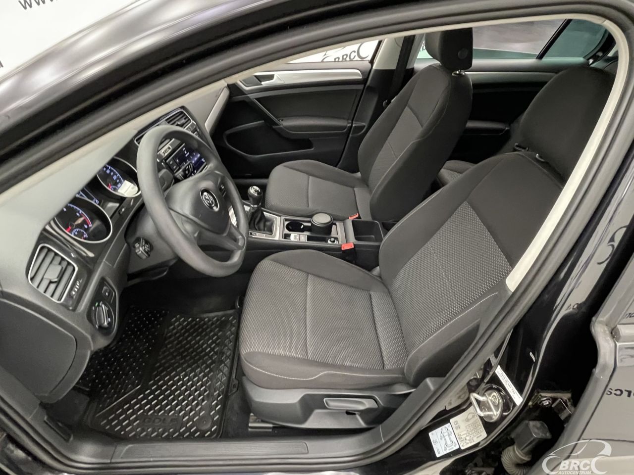 Volkswagen Golf | 19