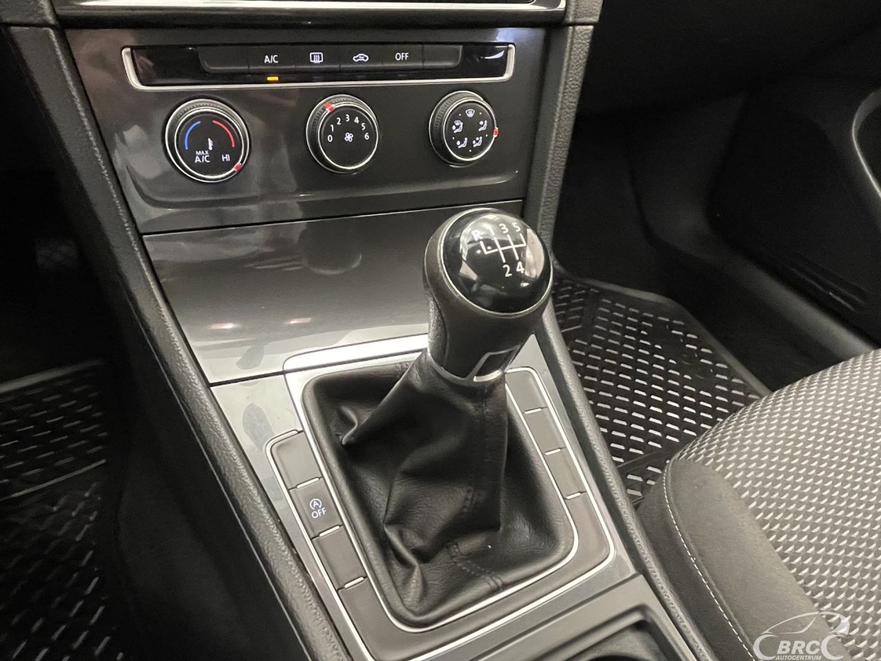 Volkswagen Golf | 23