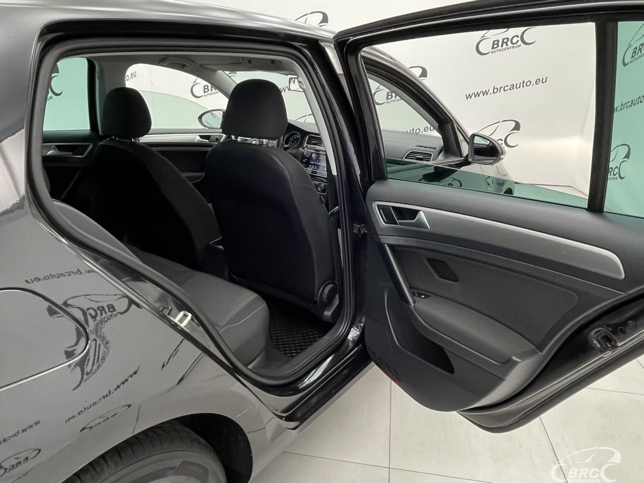 Volkswagen Golf | 11