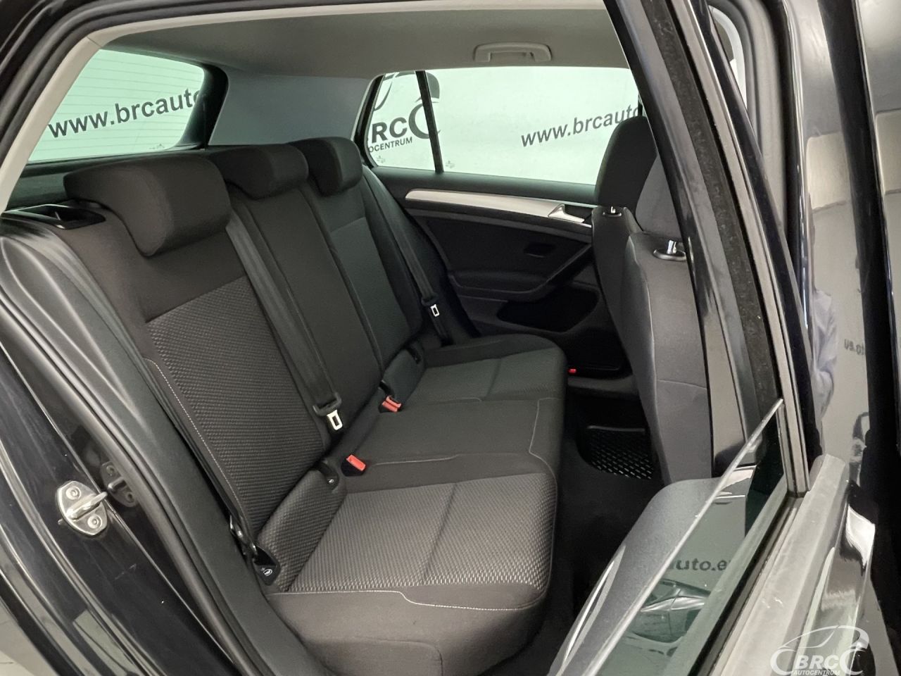 Volkswagen Golf | 10