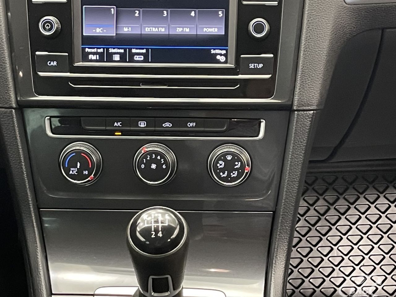 Volkswagen Golf | 15