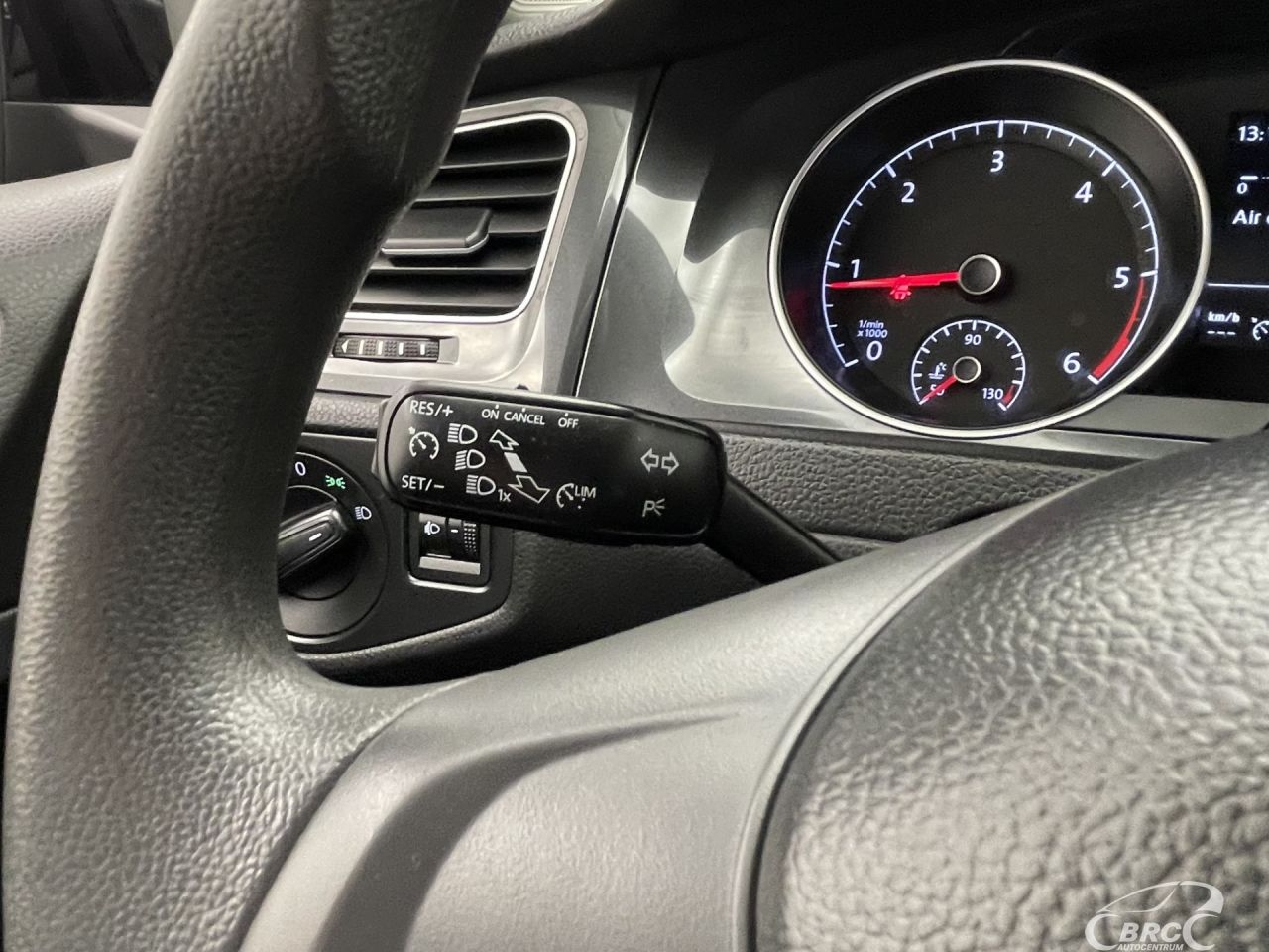 Volkswagen Golf | 36