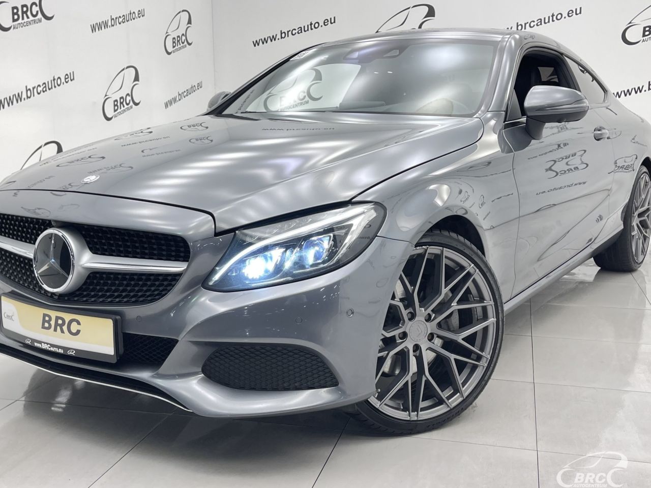 Mercedes-Benz C250 | 52