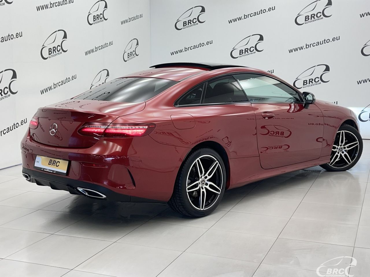 Mercedes-Benz E220 | 1