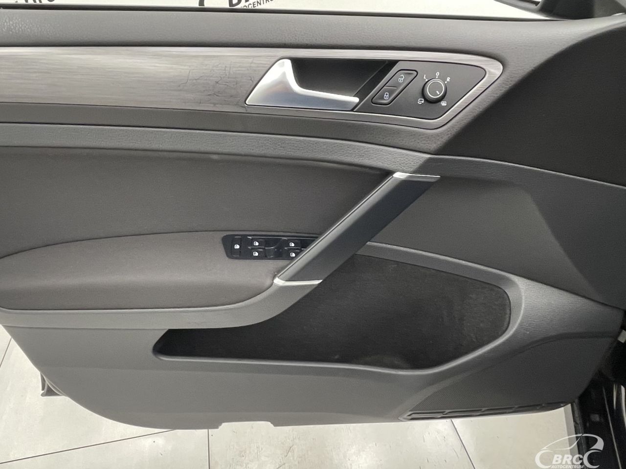 Volkswagen Golf | 18