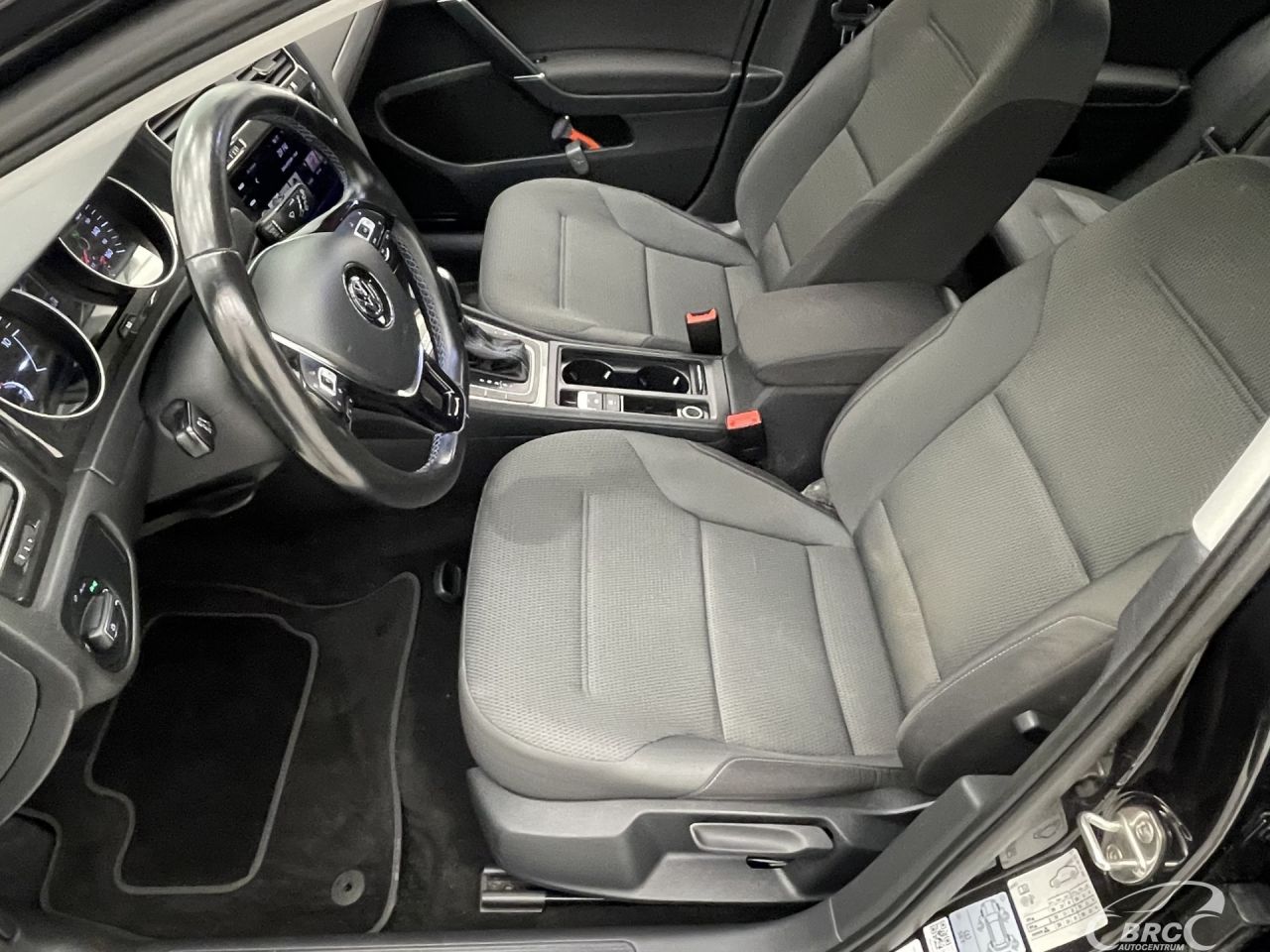 Volkswagen Golf | 19