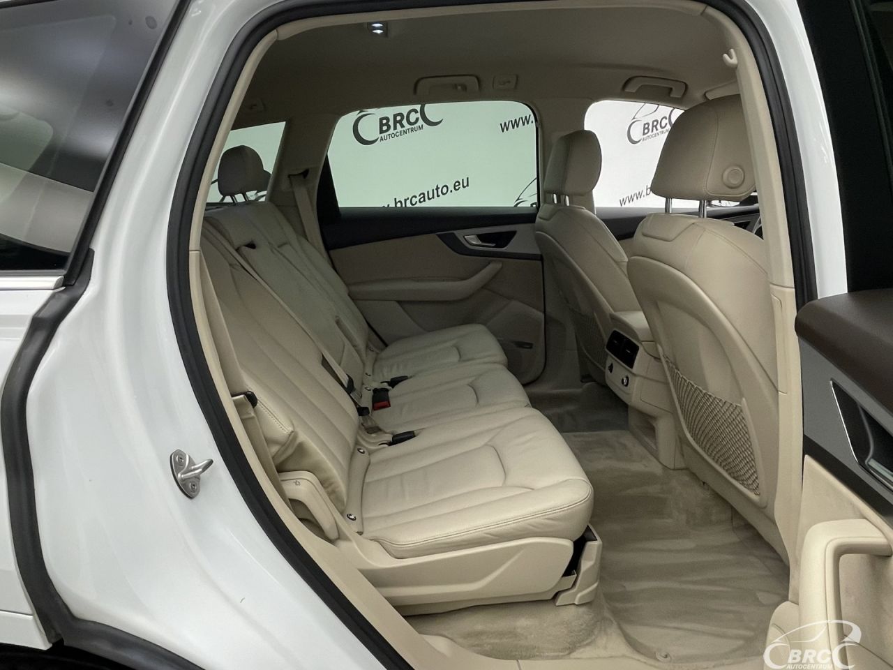 Audi Q7 | 9