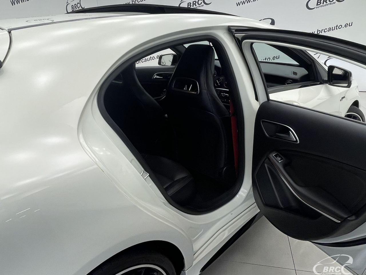 Mercedes-Benz A45 AMG | 12