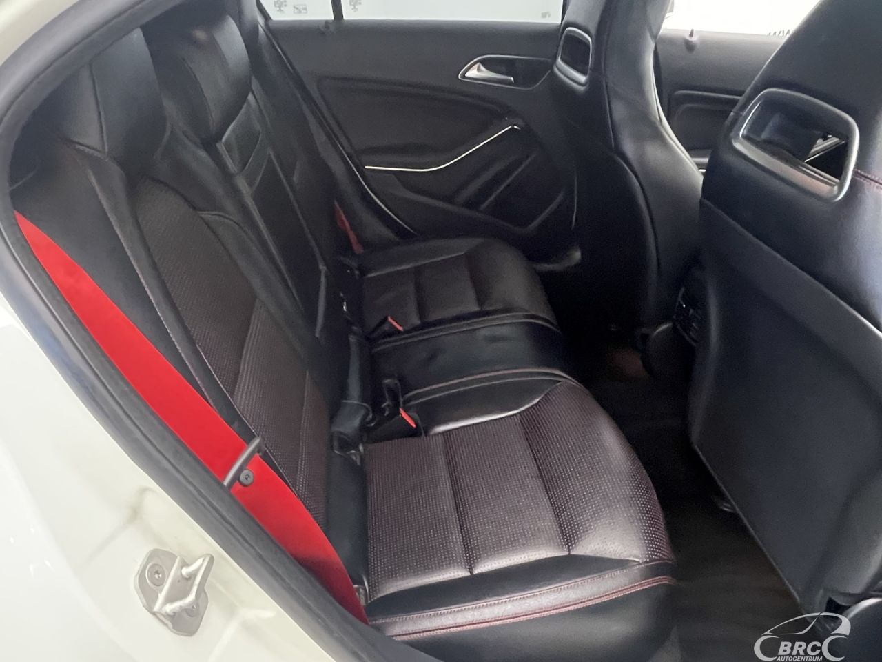 Mercedes-Benz A45 AMG | 10