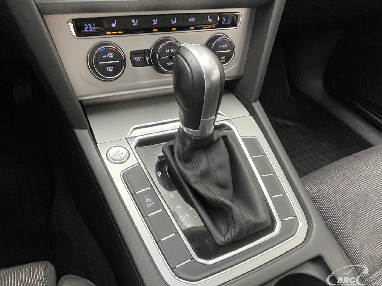 Volkswagen Passat | 25