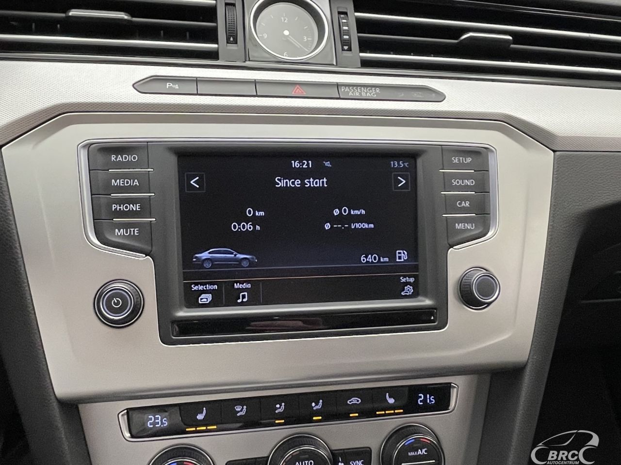 Volkswagen Passat | 35