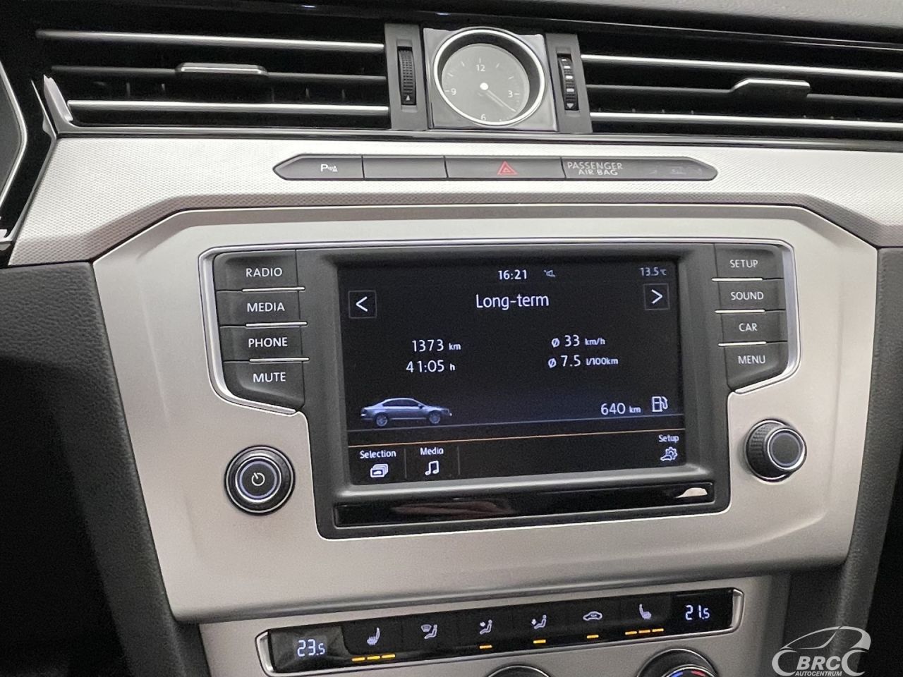 Volkswagen Passat | 37