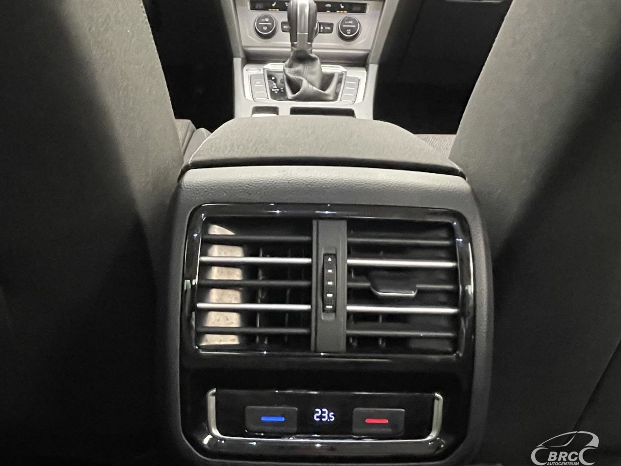 Volkswagen Passat | 12