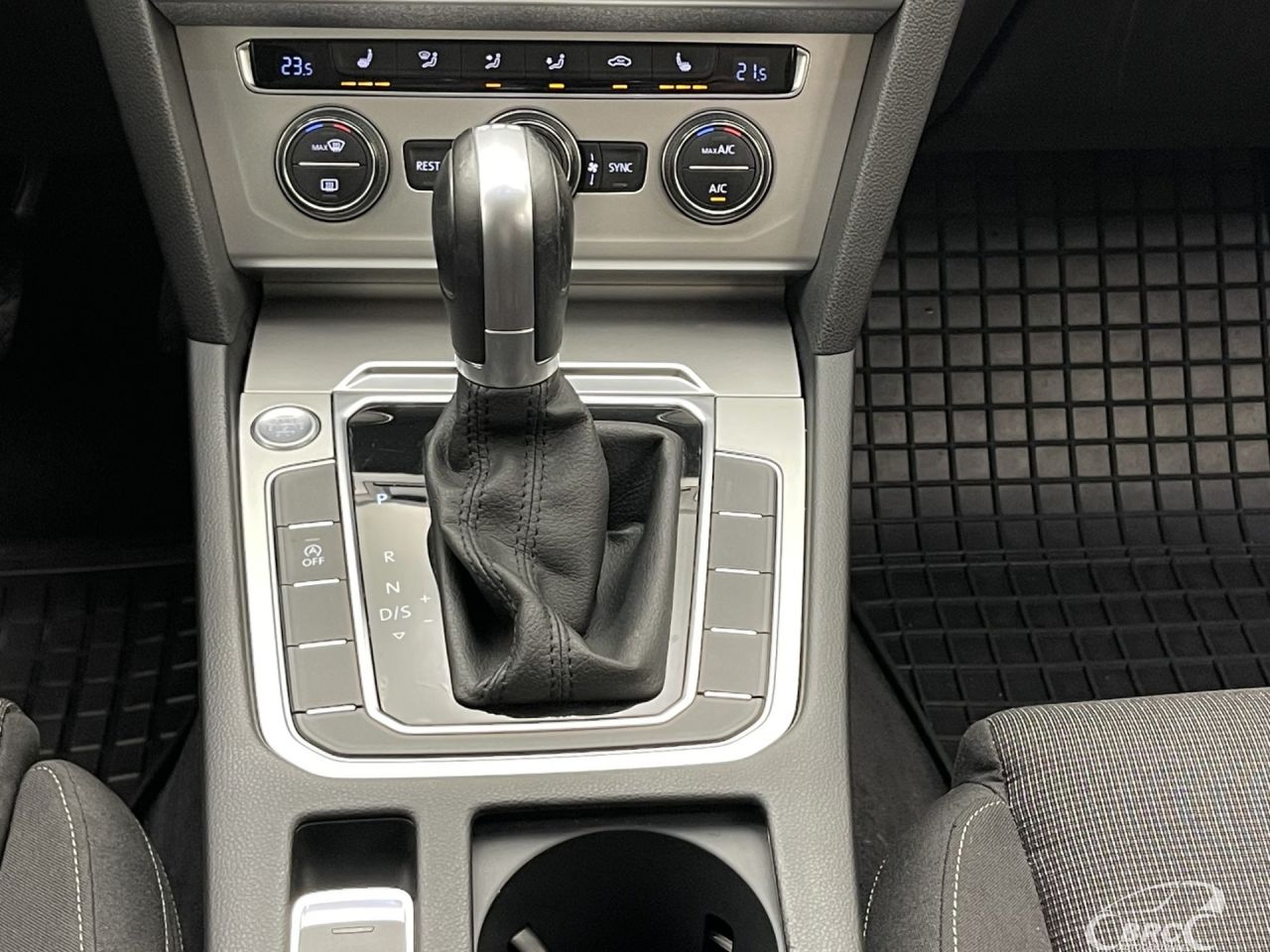 Volkswagen Passat | 18