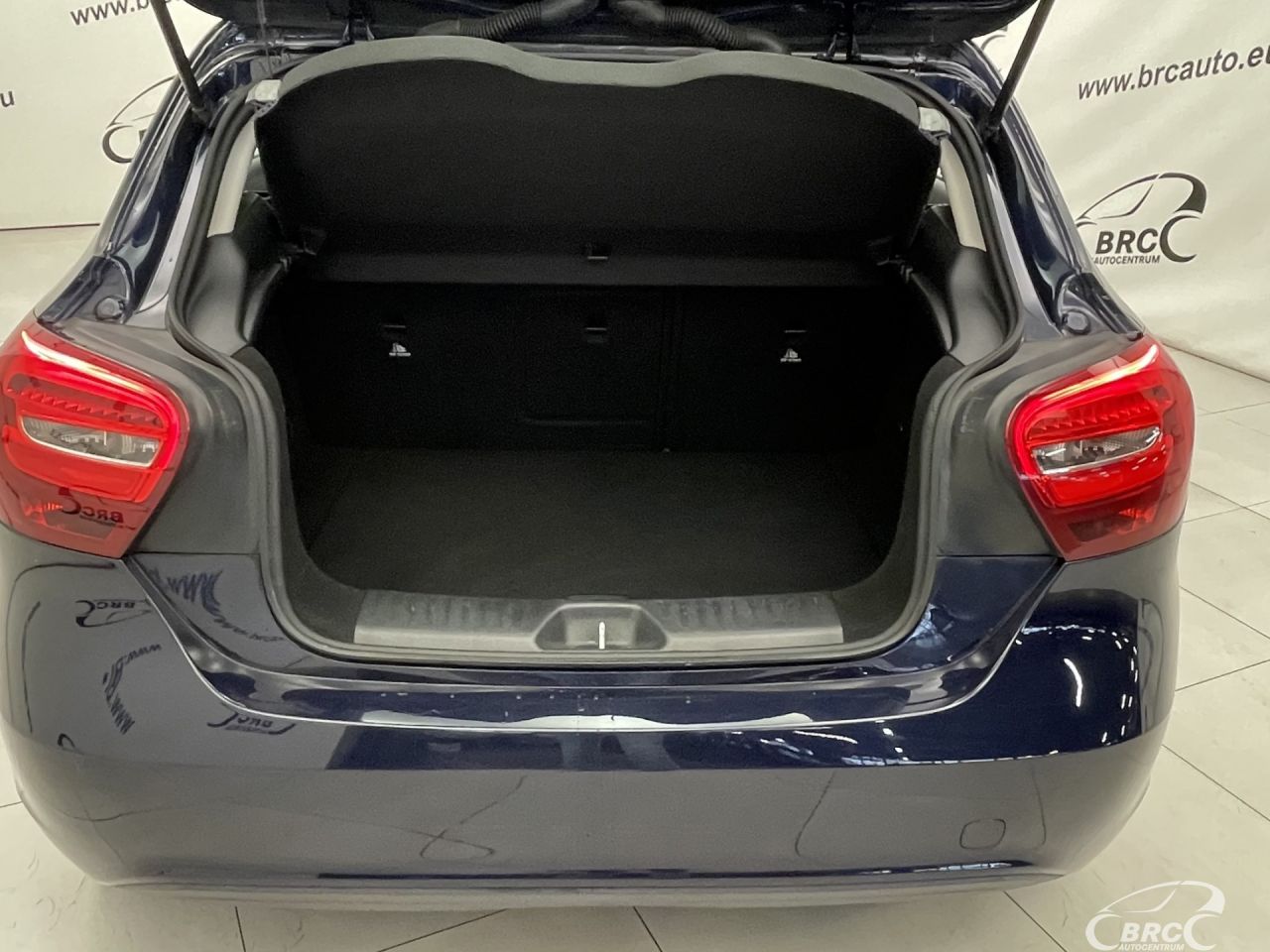 Mercedes-Benz A180 | 35