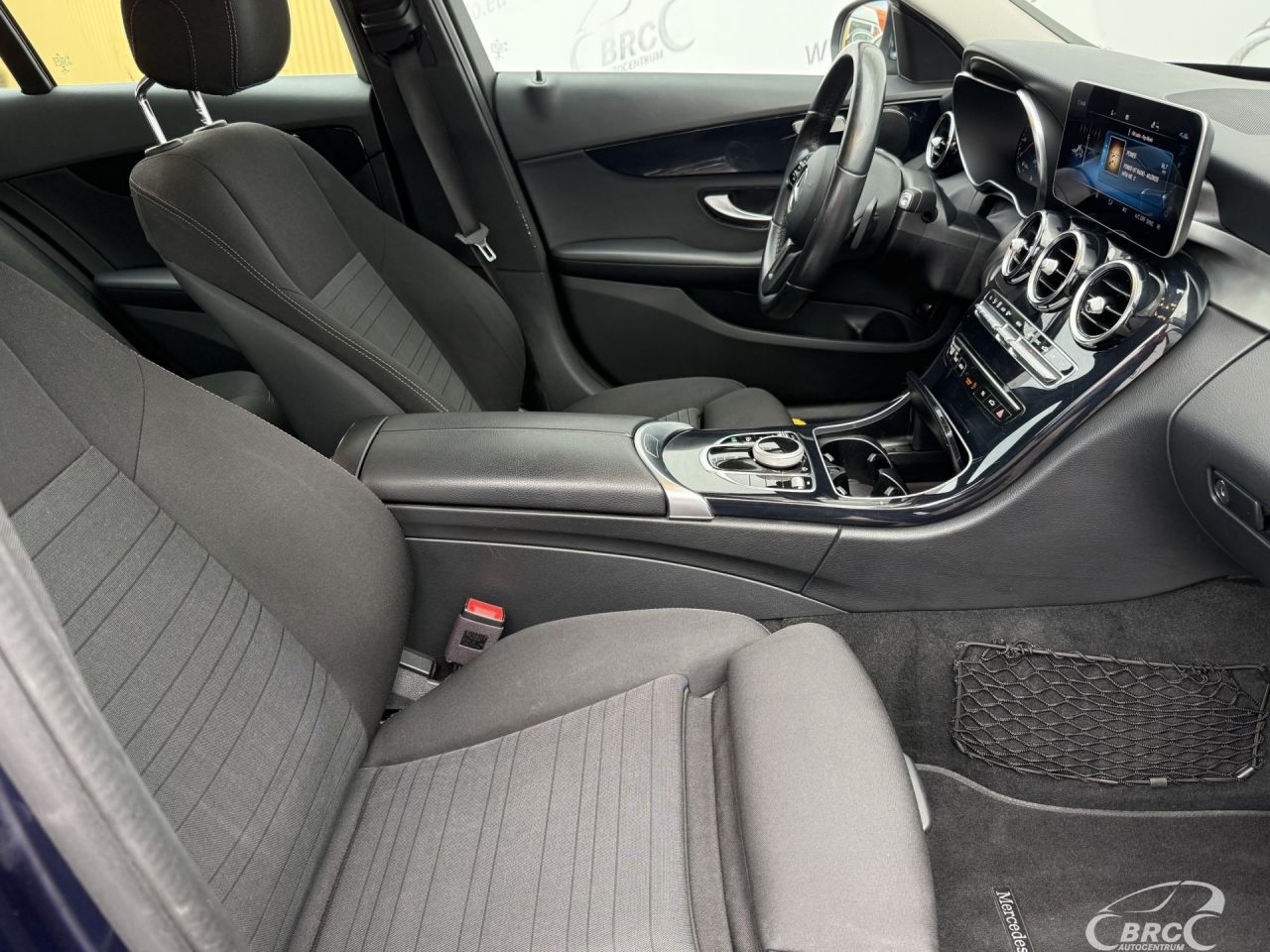 Mercedes-Benz C180 | 8