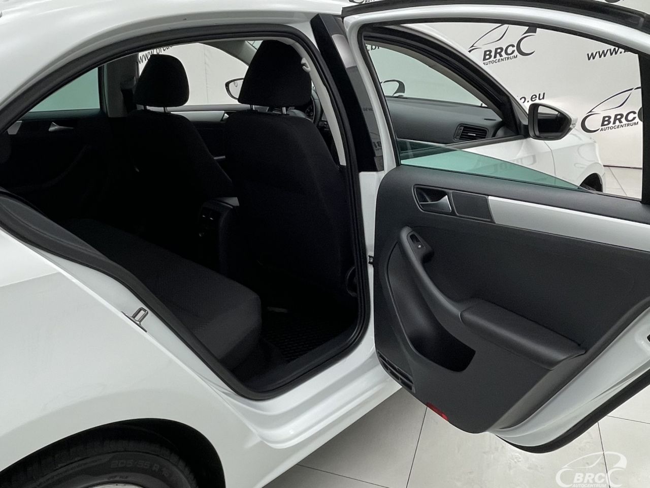 Volkswagen Jetta | 12