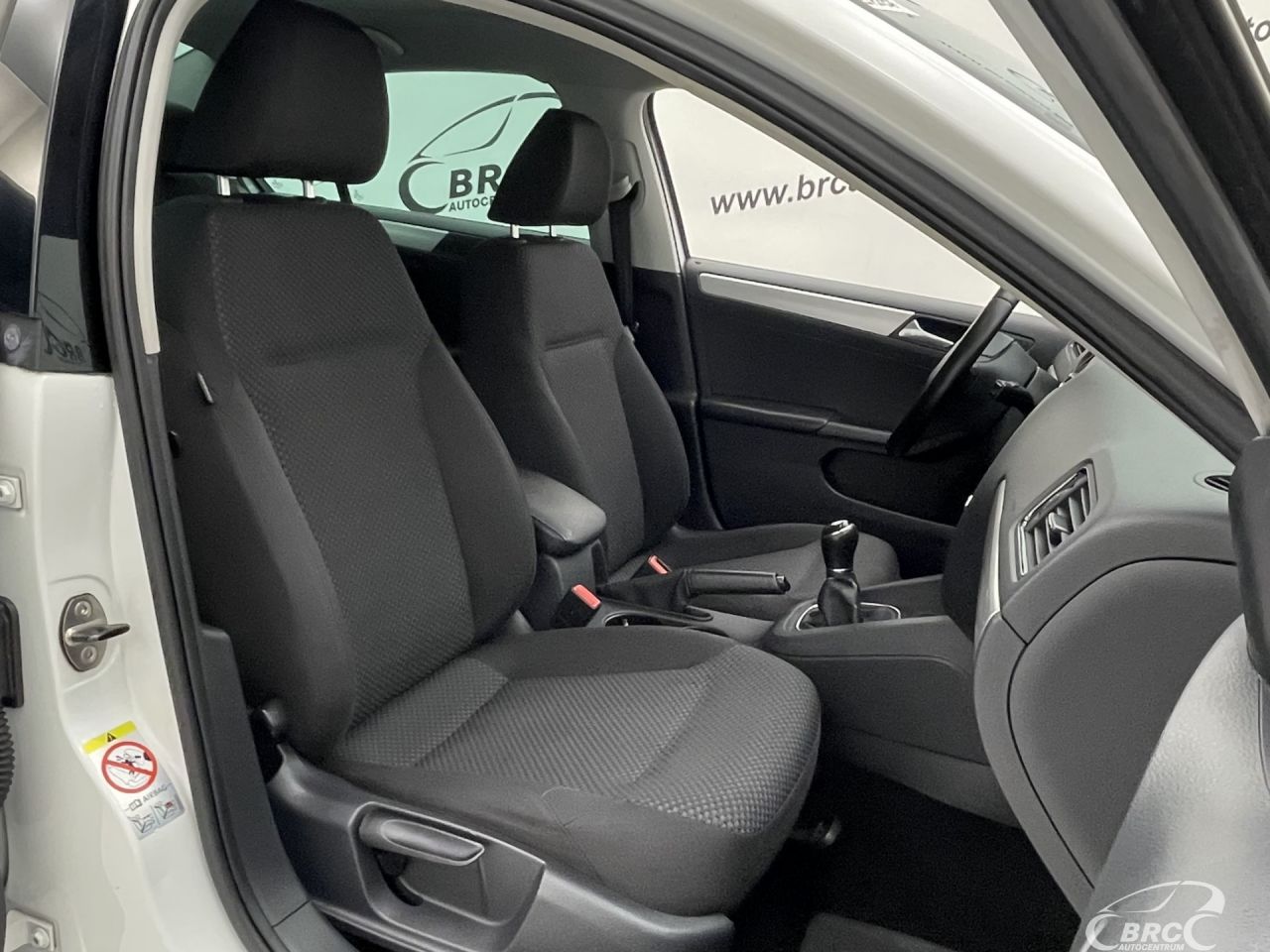 Volkswagen Jetta | 6