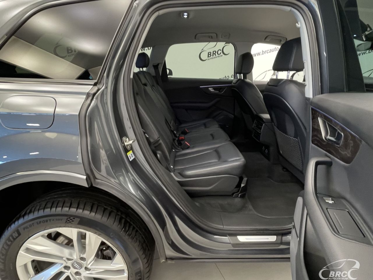 Audi Q7 | 9