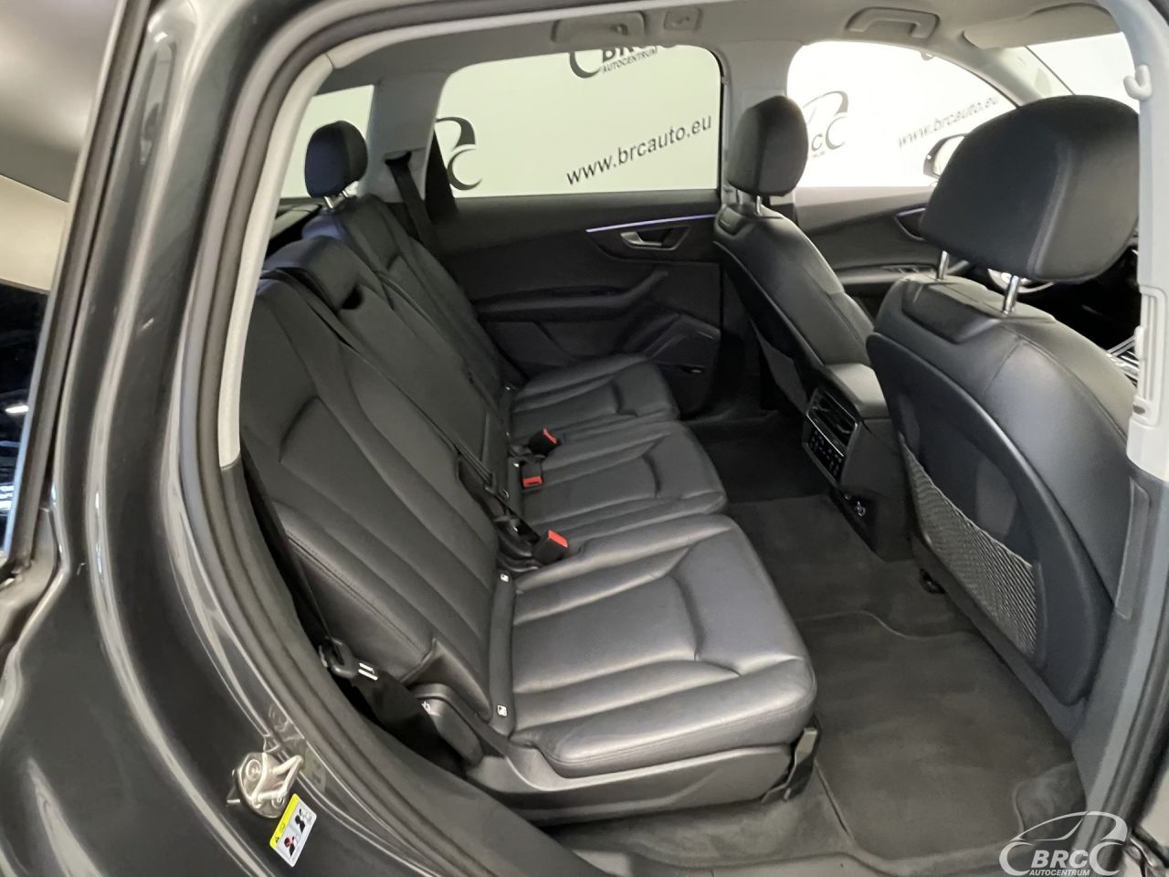 Audi Q7 | 10
